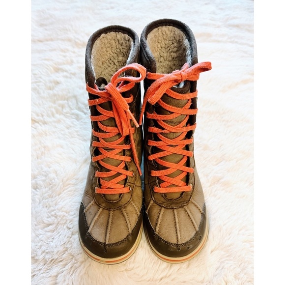 GUC | Columbia Winter Boots | Youth 2 | Omni-Tech Thermal Lining | Small Scuffs - Picture 3 of 12